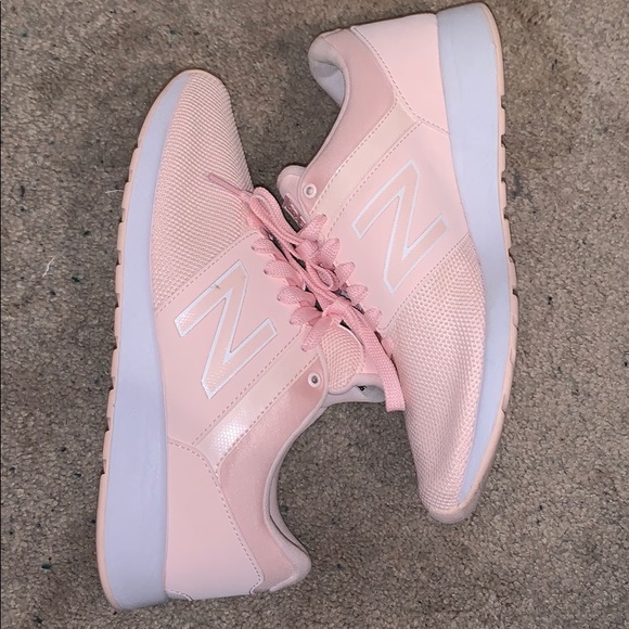 Blush new balance sneakers - Picture 3 of 3